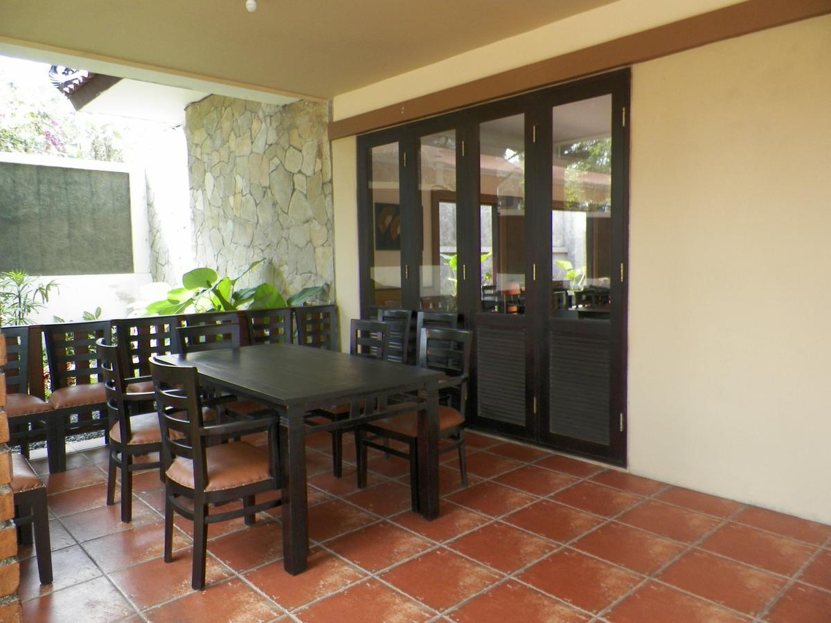 كاليورانغ Akasa Hotel المظهر الخارجي الصورة