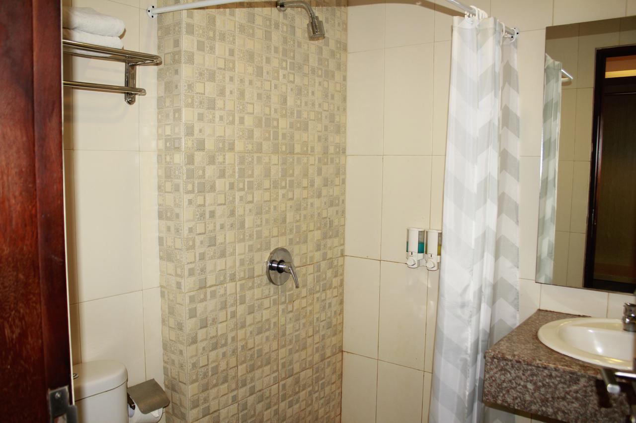 كاليورانغ Akasa Hotel المظهر الخارجي الصورة