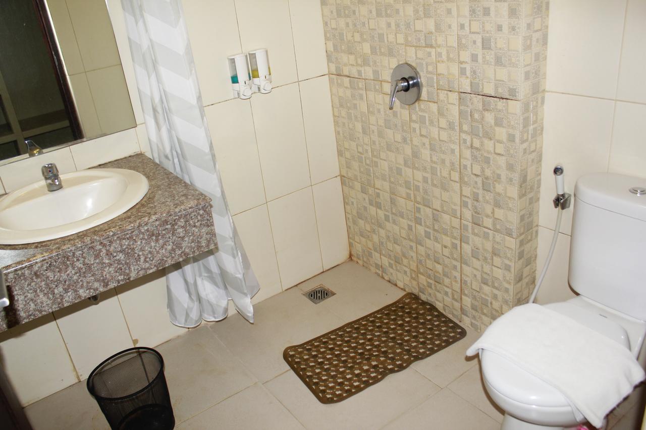 كاليورانغ Akasa Hotel المظهر الخارجي الصورة